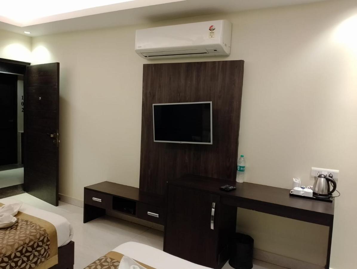Chinhat Hotel Solitaire מראה חיצוני תמונה