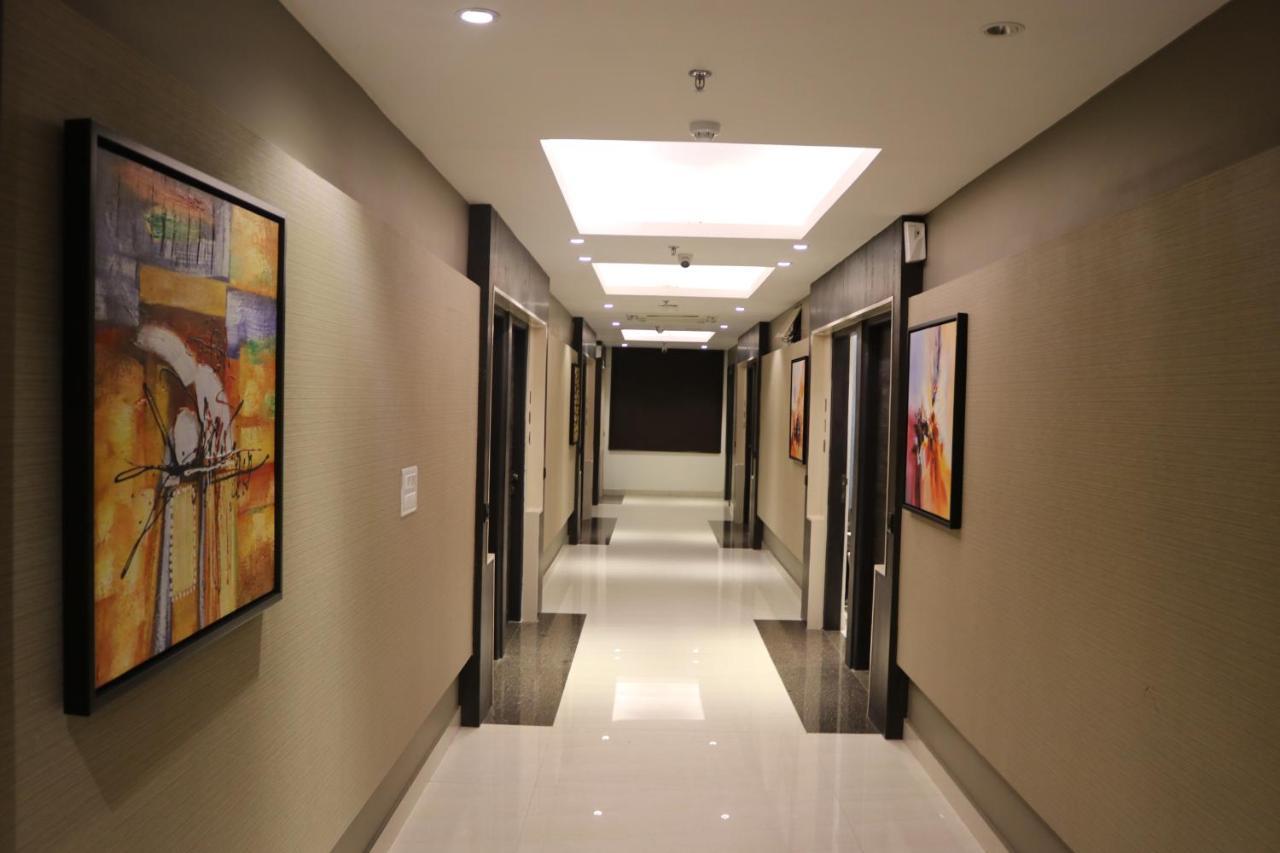 Chinhat Hotel Solitaire מראה חיצוני תמונה