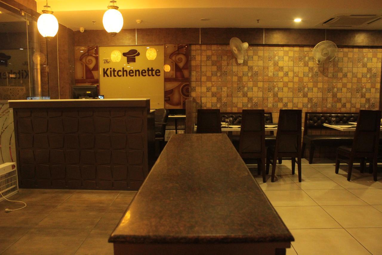 Chinhat Hotel Solitaire מראה חיצוני תמונה