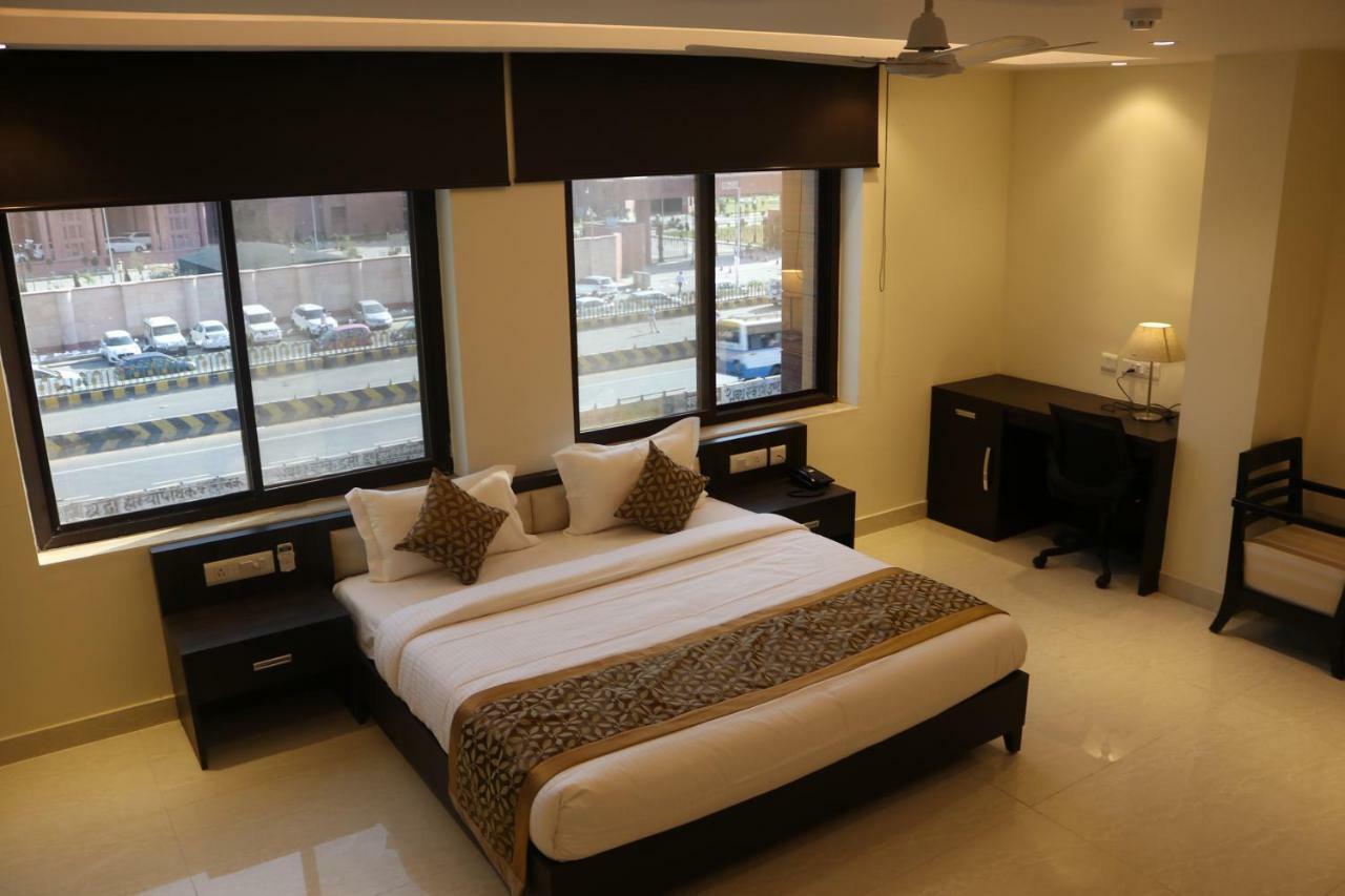 Chinhat Hotel Solitaire מראה חיצוני תמונה