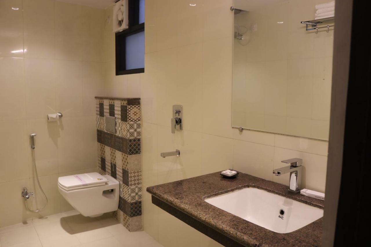 Chinhat Hotel Solitaire מראה חיצוני תמונה
